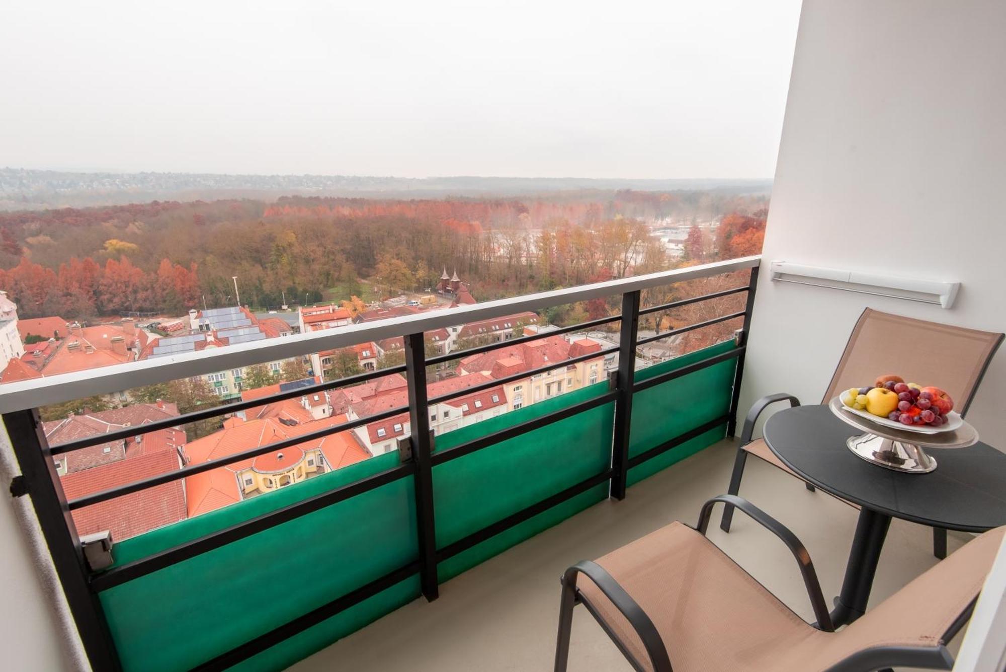 Hunguest Hotel Panorama ヘーヴィーズ エクステリア 写真