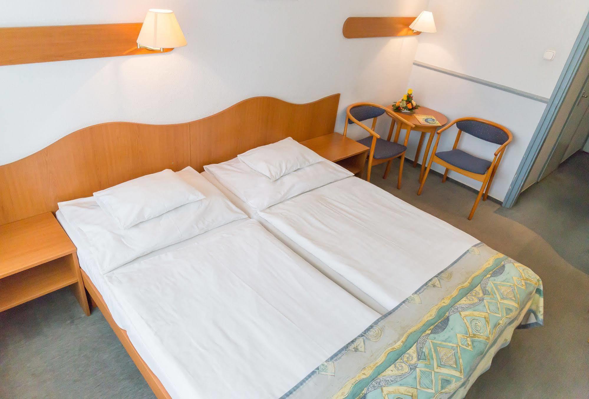 Hunguest Hotel Panorama ヘーヴィーズ エクステリア 写真