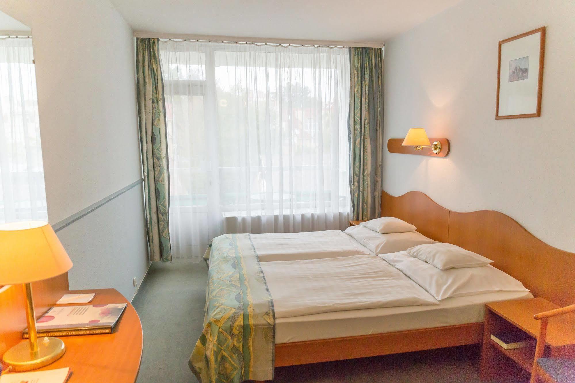 Hunguest Hotel Panorama ヘーヴィーズ エクステリア 写真