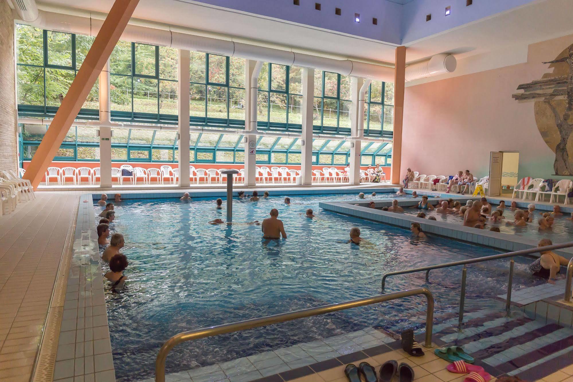 Hunguest Hotel Panorama ヘーヴィーズ エクステリア 写真